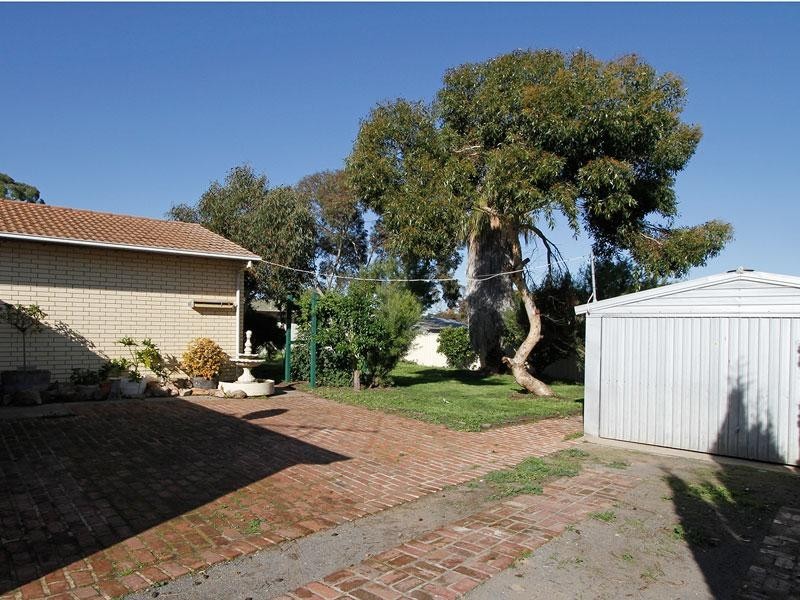 27 Narvik Crescent, Hackham West SA 5163