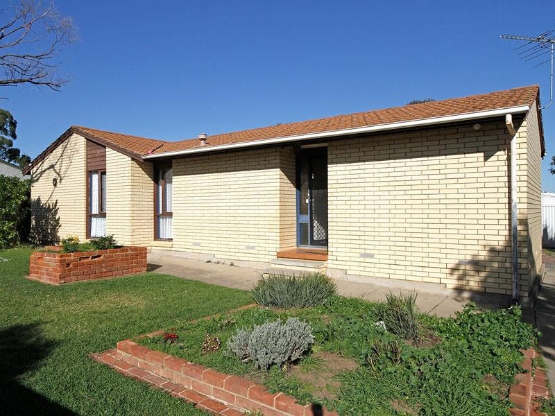27 Narvik Crescent, Hackham West SA 5163