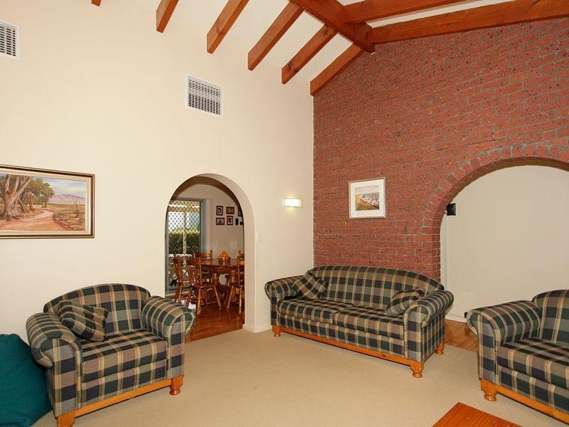 96 Brentwood Drive, Huntfield Heights SA 5163