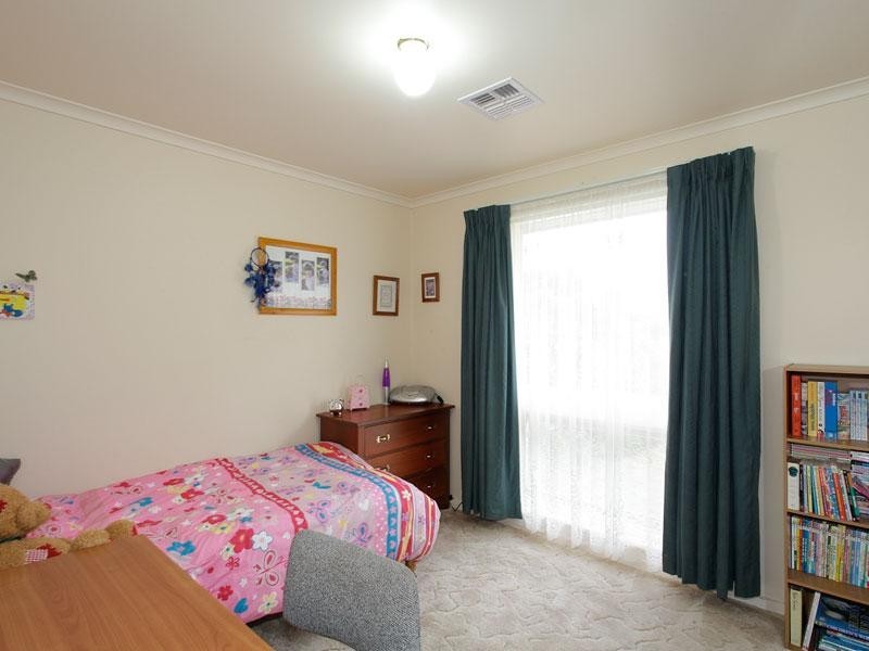 96 Brentwood Drive, Huntfield Heights SA 5163