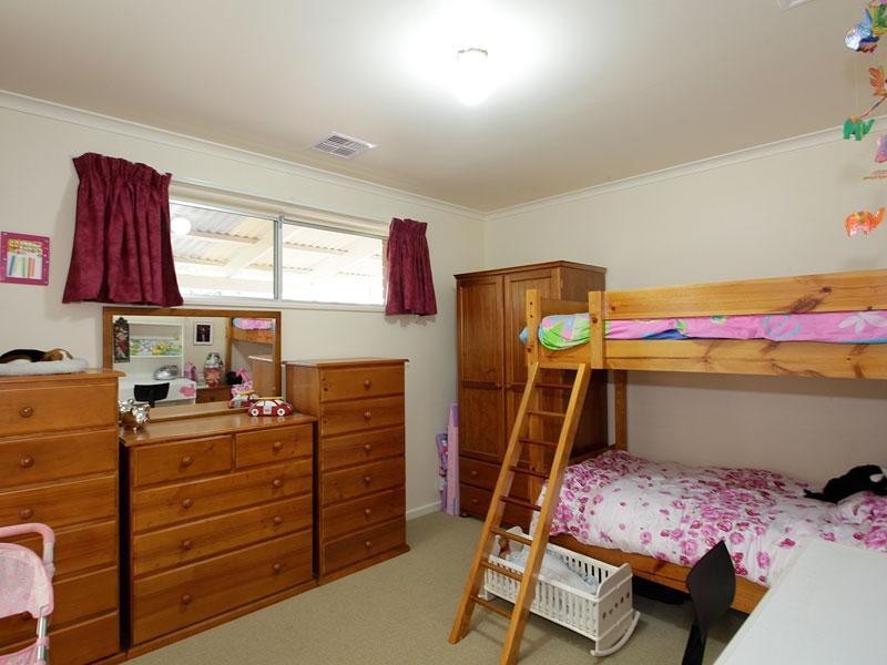 96 Brentwood Drive, Huntfield Heights SA 5163