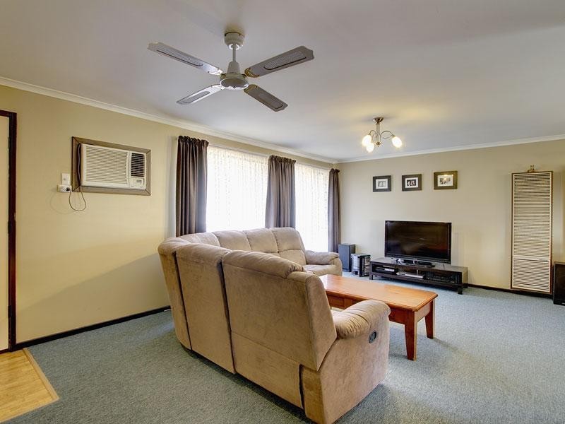 16 Village Road, Hackham West SA 5163