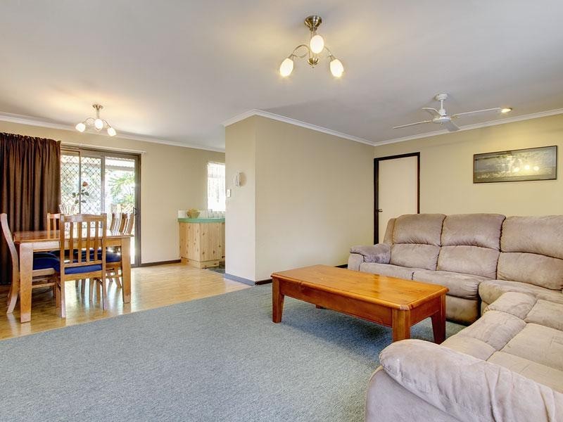 16 Village Road, Hackham West SA 5163