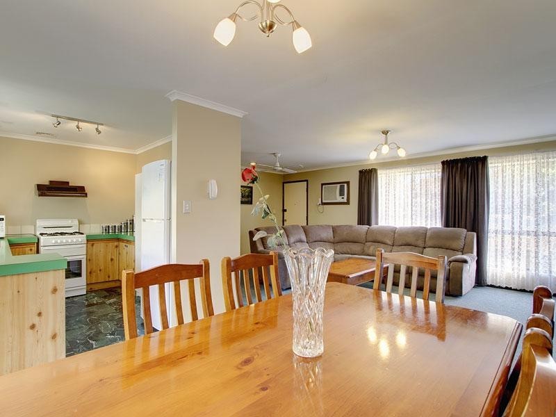 16 Village Road, Hackham West SA 5163