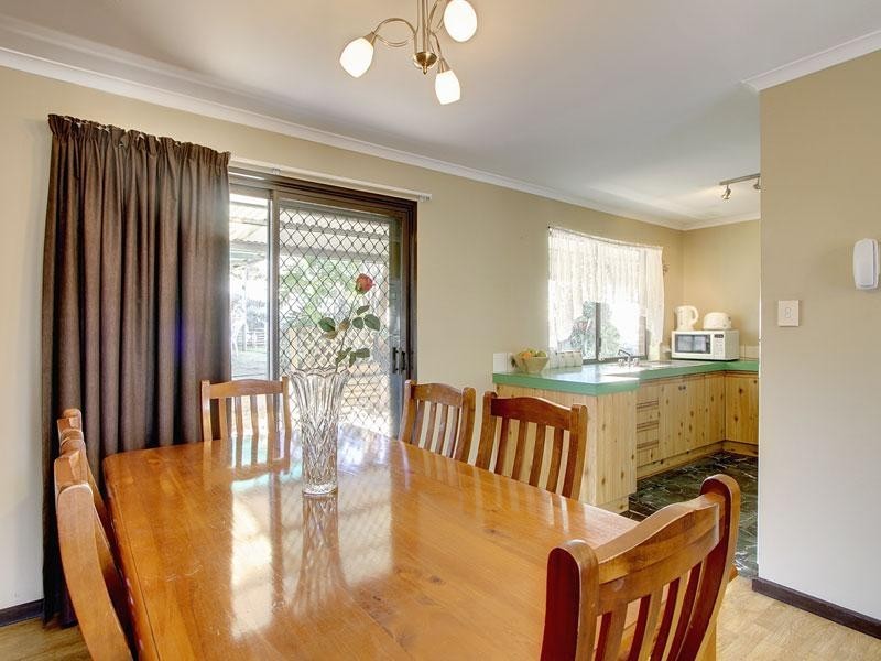 16 Village Road, Hackham West SA 5163
