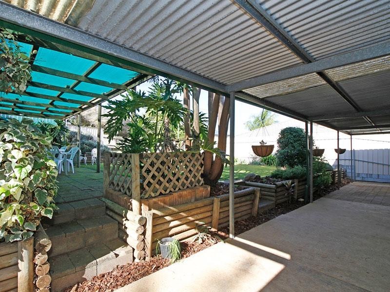 16 Village Road, Hackham West SA 5163