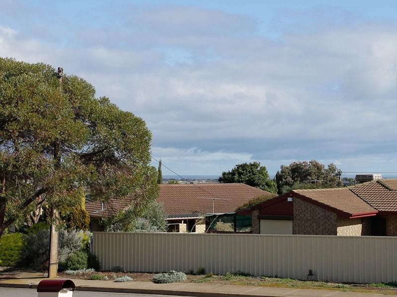 12 Lillian Street, Huntfield Heights SA 5163