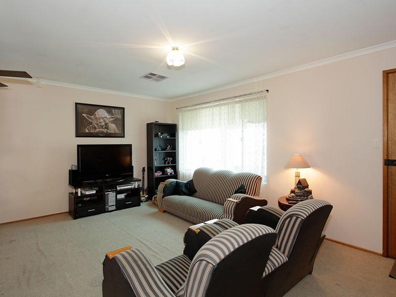 12 Lillian Street, Huntfield Heights SA 5163