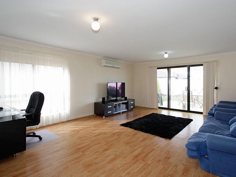 22 Kari Crescent, Huntfield Heights SA 5163