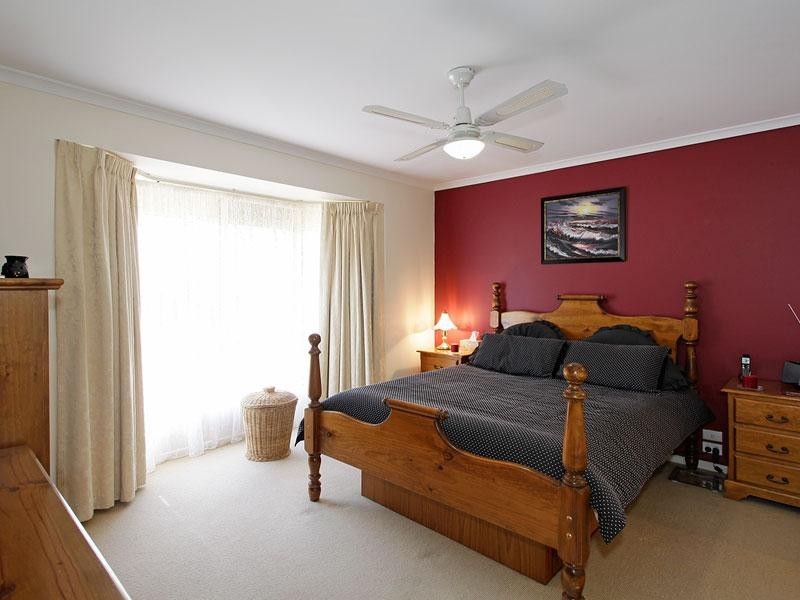 5 Corsair Close, Seaford Rise SA 5169