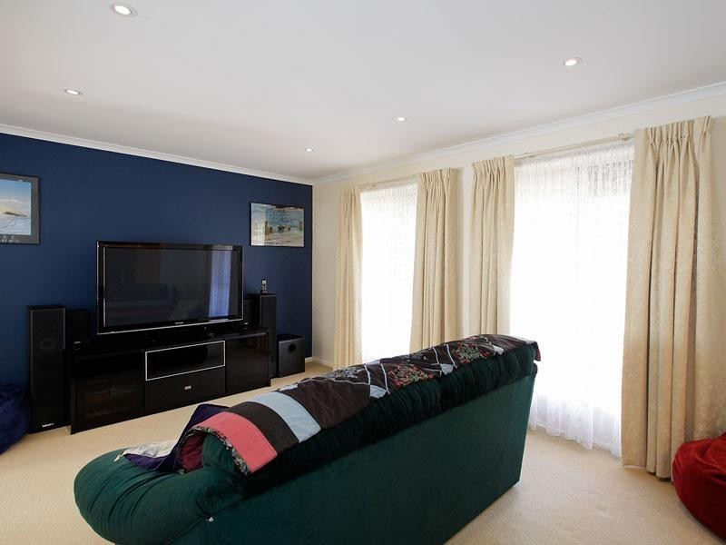 5 Corsair Close, Seaford Rise SA 5169