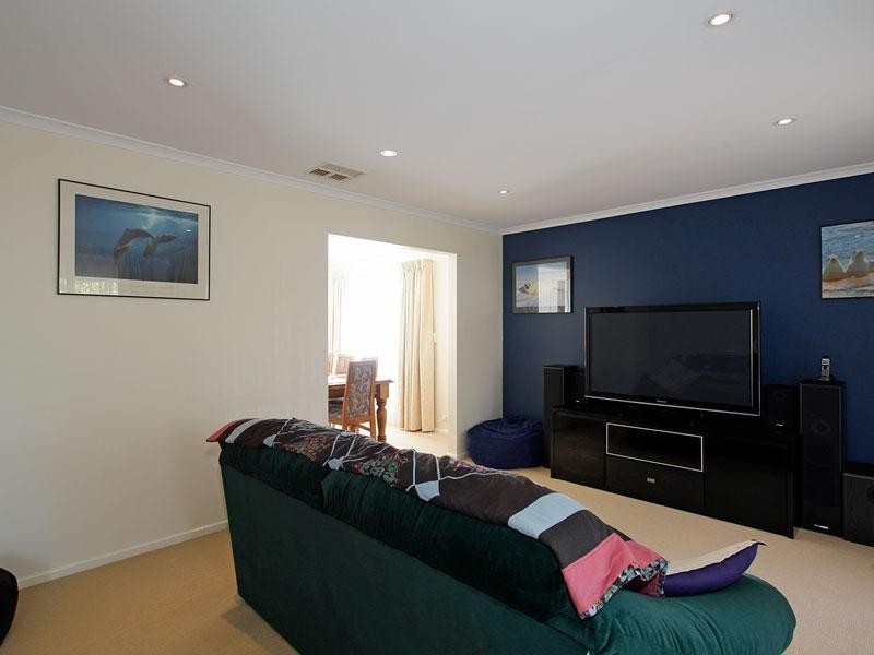 5 Corsair Close, Seaford Rise SA 5169
