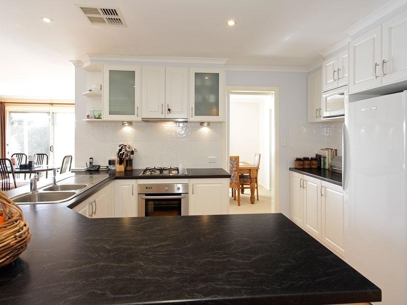 5 Corsair Close, Seaford Rise SA 5169