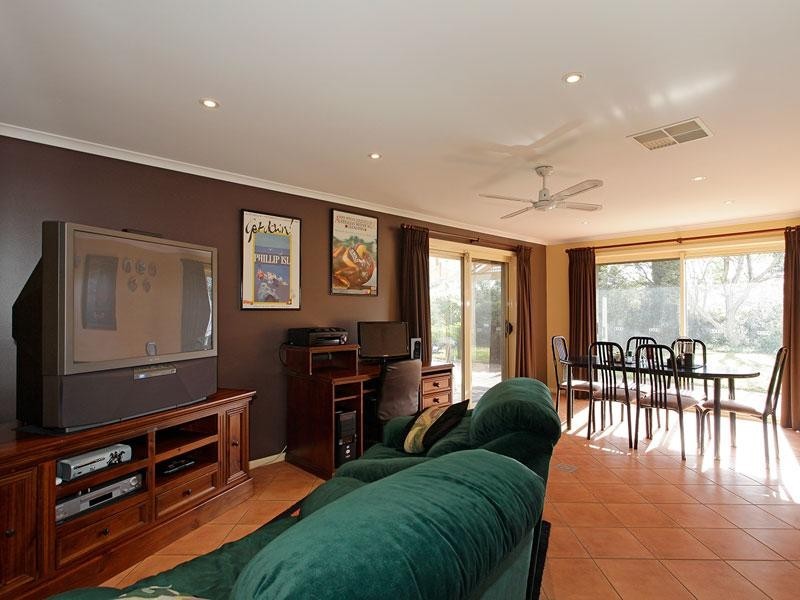 5 Corsair Close, Seaford Rise SA 5169