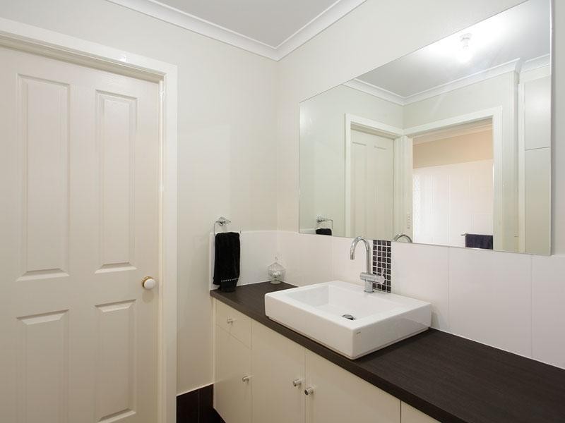 5 Corsair Close, Seaford Rise SA 5169