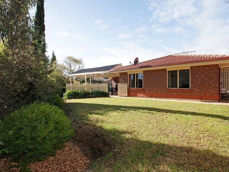 5 Corsair Close, Seaford Rise SA 5169