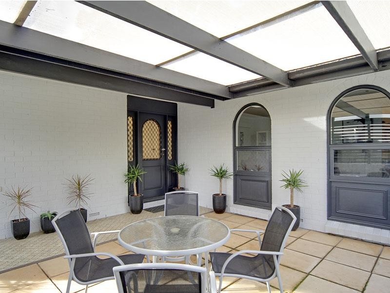 2 Weatherly Road, Happy Valley SA 5159