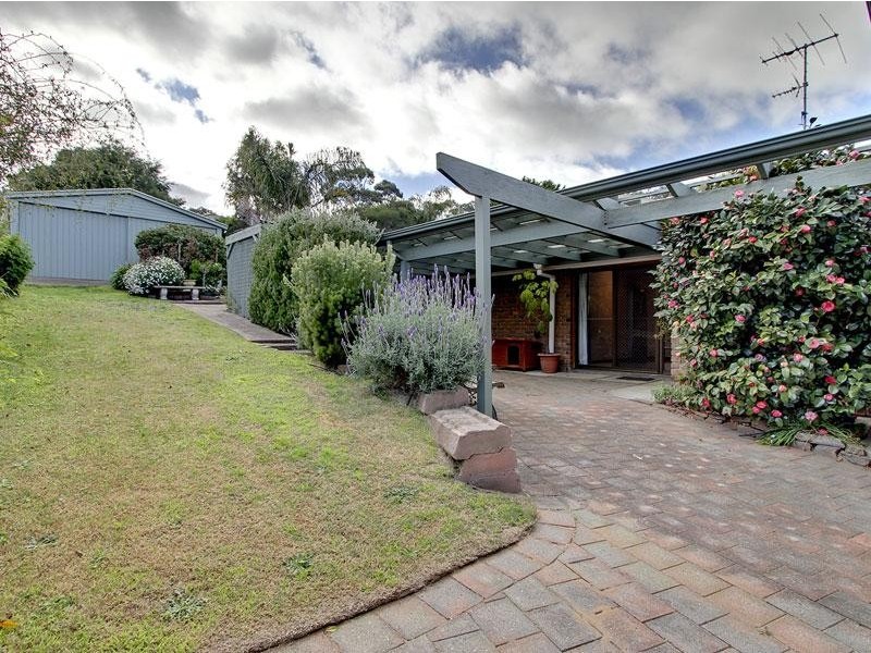 51 Tania Drive, Aberfoyle Park SA 5159