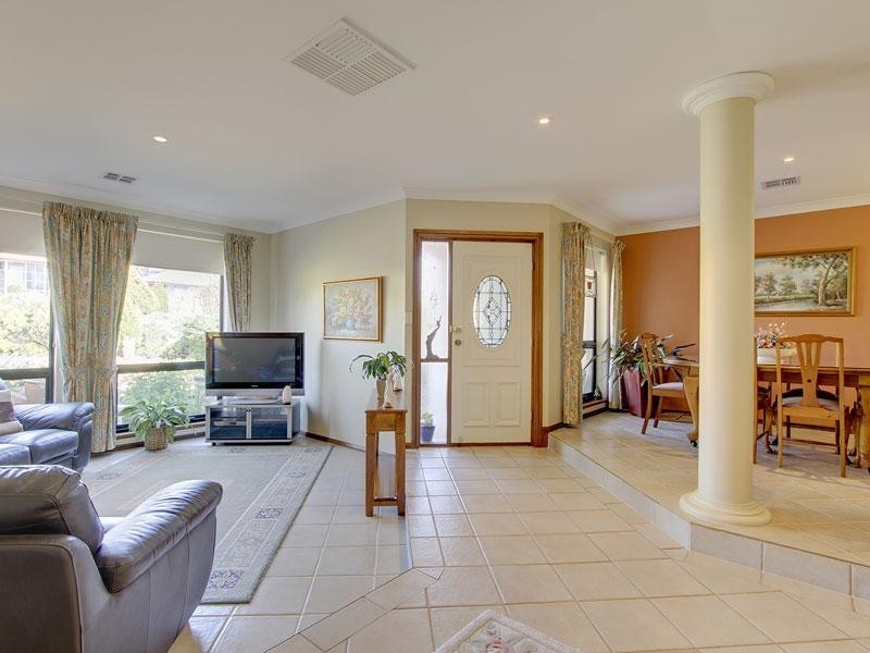 6 Partalunga Circuit, Woodcroft SA 5162