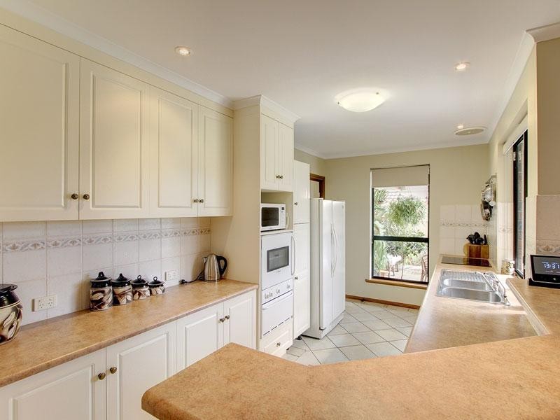 6 Partalunga Circuit, Woodcroft SA 5162