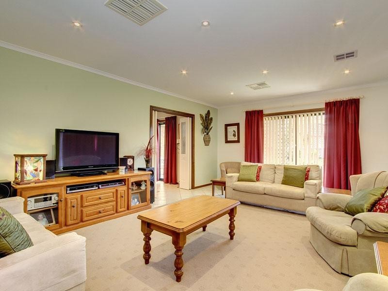 6 Partalunga Circuit, Woodcroft SA 5162