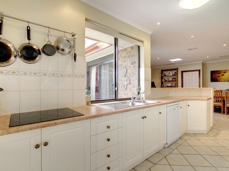 6 Partalunga Circuit, Woodcroft SA 5162