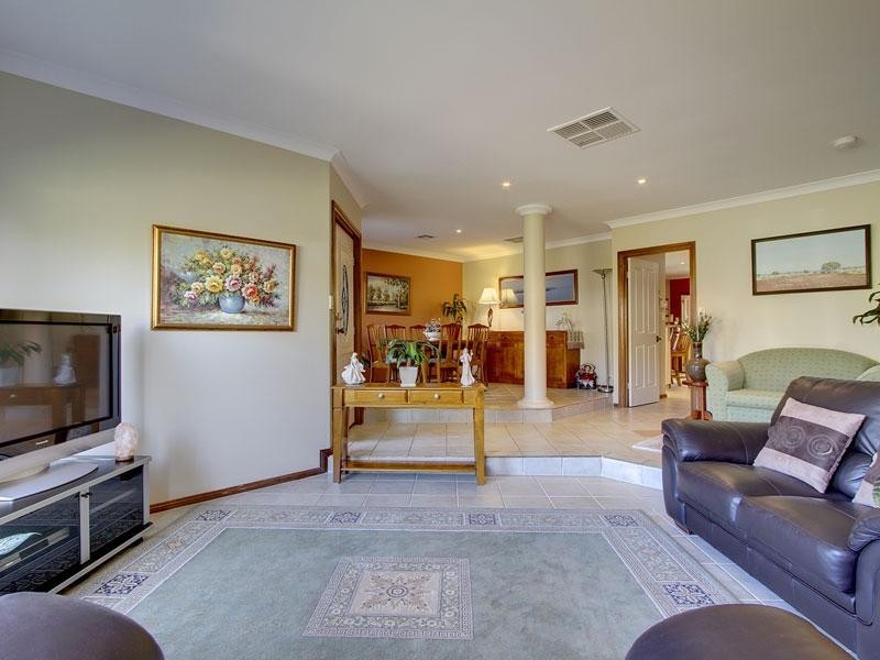 6 Partalunga Circuit, Woodcroft SA 5162