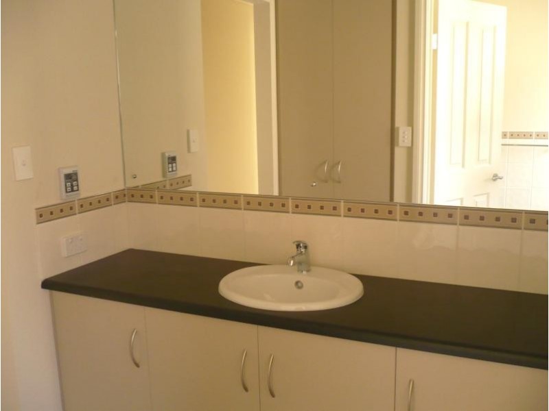 8 Strathford Way, Strathalbyn SA 5255