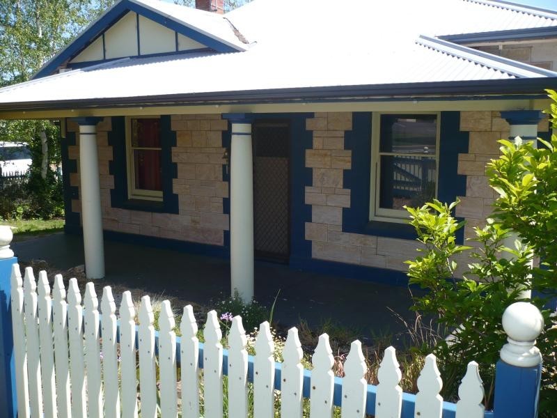 32 Hampden Road, Mount Barker SA 5251