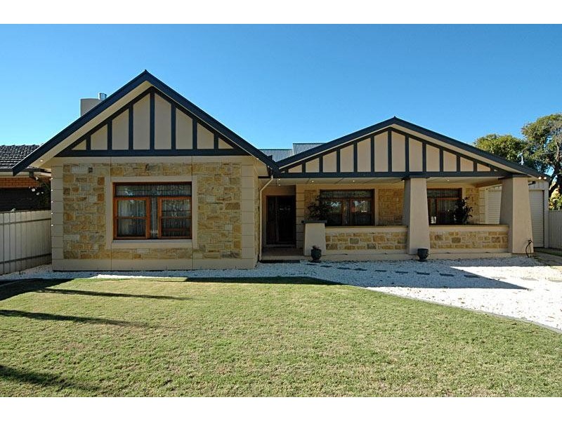 2 HEREFORD AVENUE, Trinity Gardens SA 5068