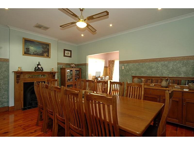 2 HEREFORD AVENUE, Trinity Gardens SA 5068