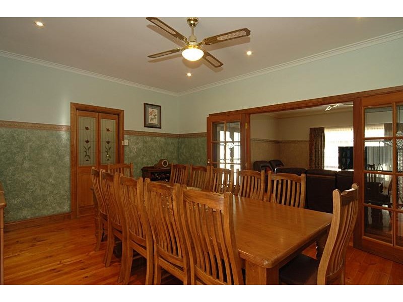 2 HEREFORD AVENUE, Trinity Gardens SA 5068