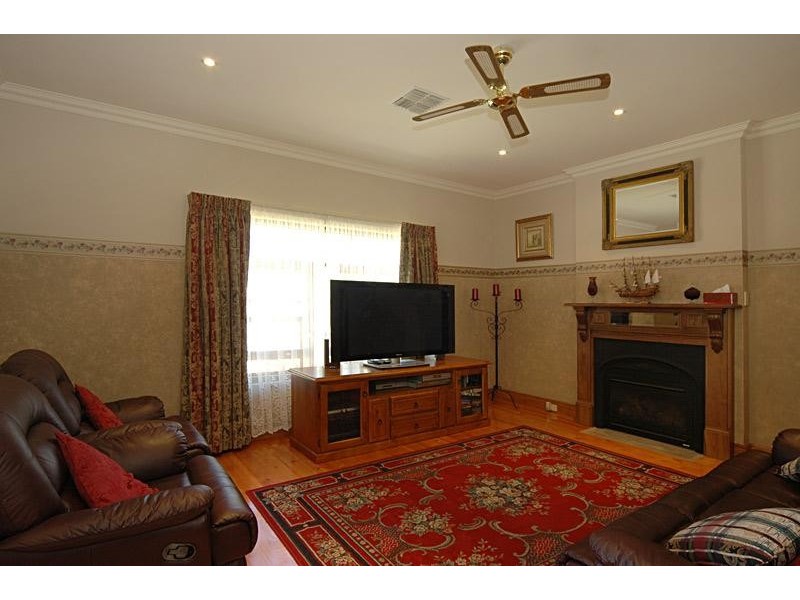2 HEREFORD AVENUE, Trinity Gardens SA 5068