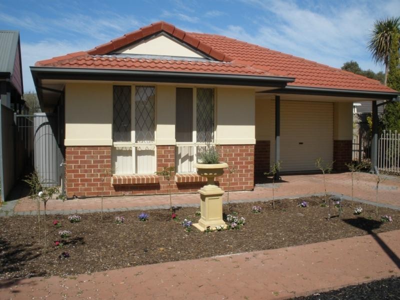 21 Saltram Parade, Oakden SA 5086