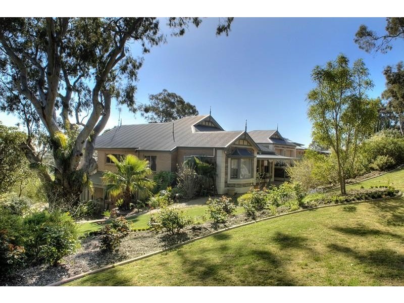 3 St Andrews Ave, Mount Osmond SA 5064