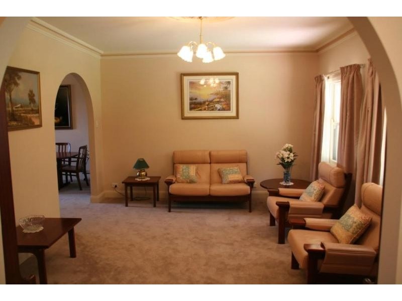 3 St Andrews Ave, Mount Osmond SA 5064