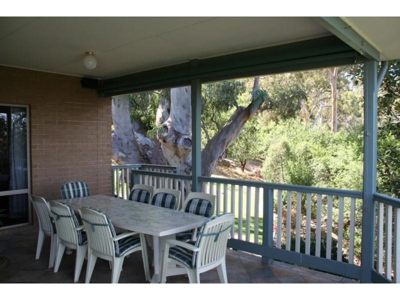 3 St Andrews Ave, Mount Osmond SA 5064