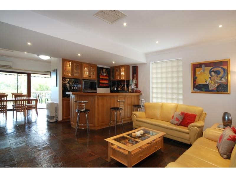 8 Wistaria Grove, Athelstone SA 5076