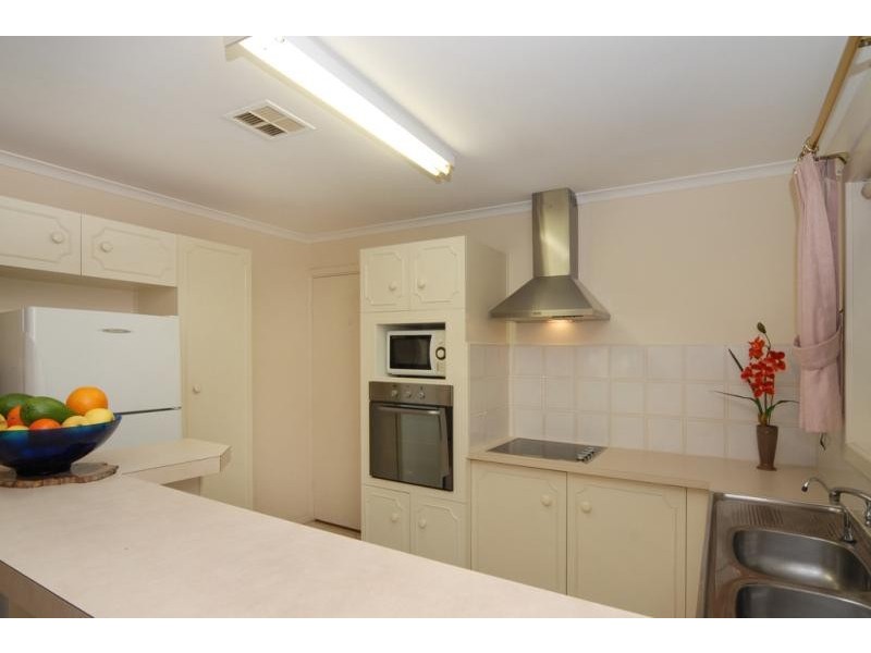 7 LISA COURT, Paradise SA 5075