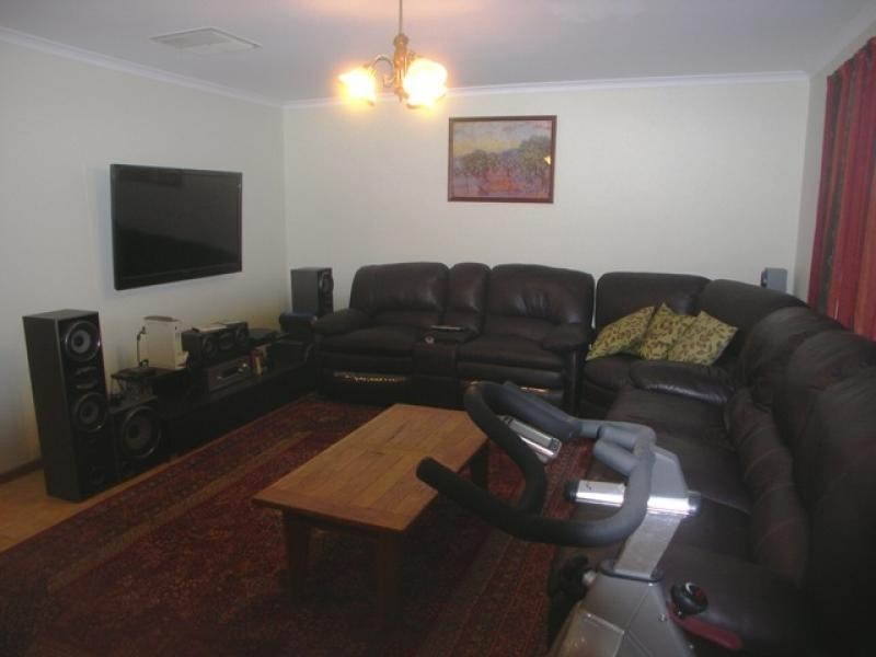 24 Sandstone Avenue, Walkley Heights SA 5098