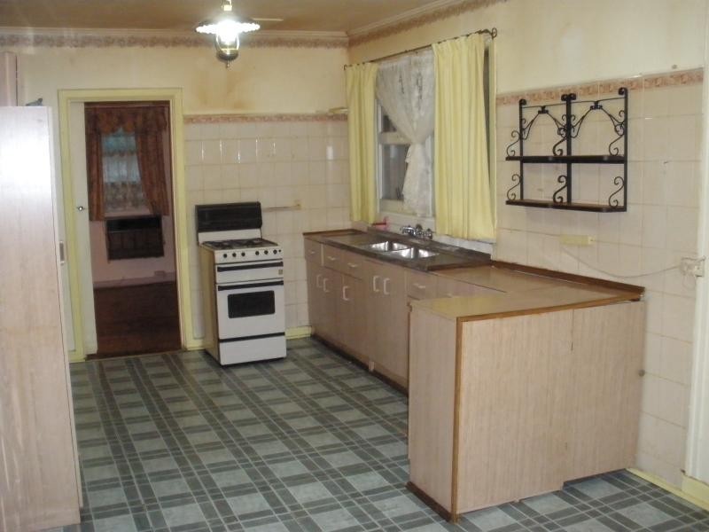 12 Milbank Avenue, Gilles Plains SA 5086