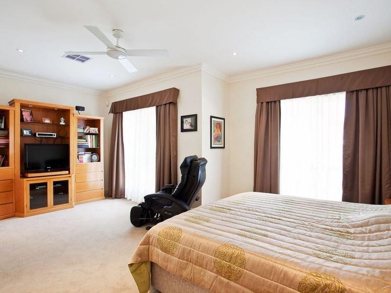 16 Hallett Road, Wattle Park SA 5066