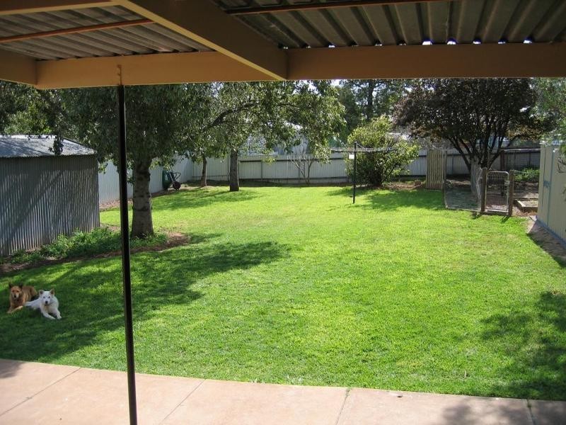 24 ALDERNEY AVENUE, Clearview SA 5085