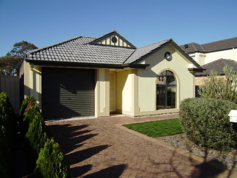 2 HINTON MEWS, Oakden SA 5086