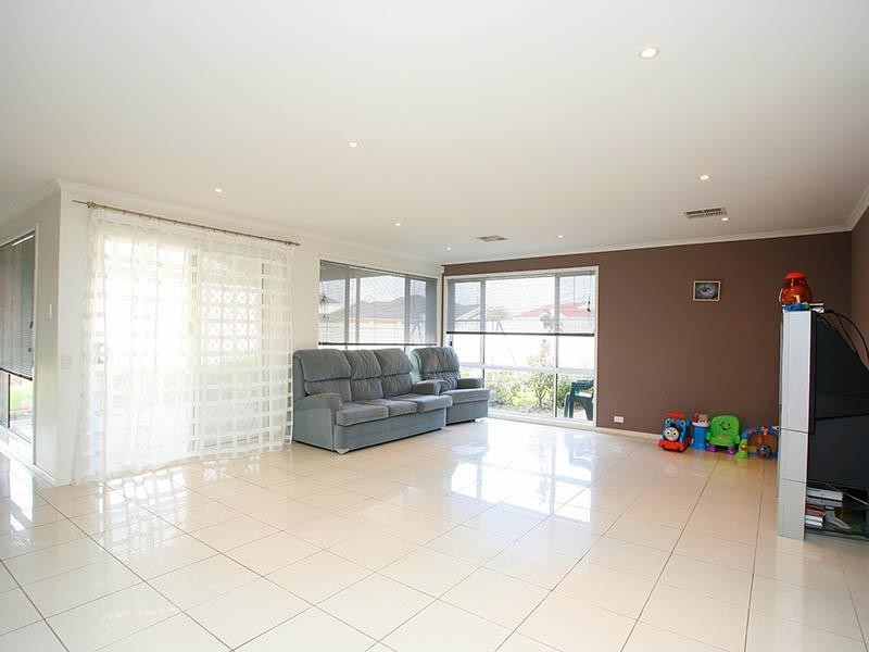 2 Lakeridge Circuit, Burton SA 5110