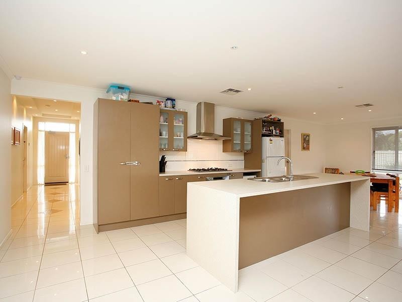 2 Lakeridge Circuit, Burton SA 5110