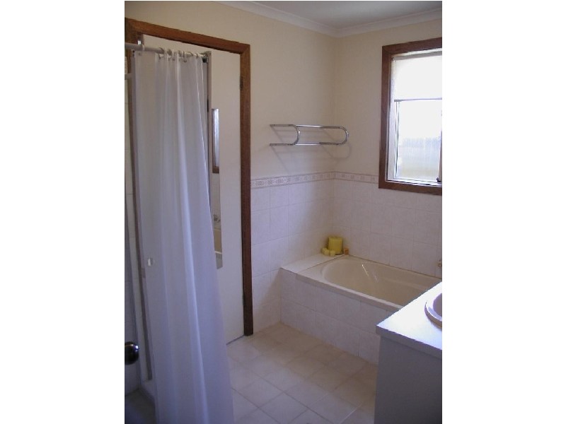 16 CAROLINE GROVE, Paralowie SA 5108