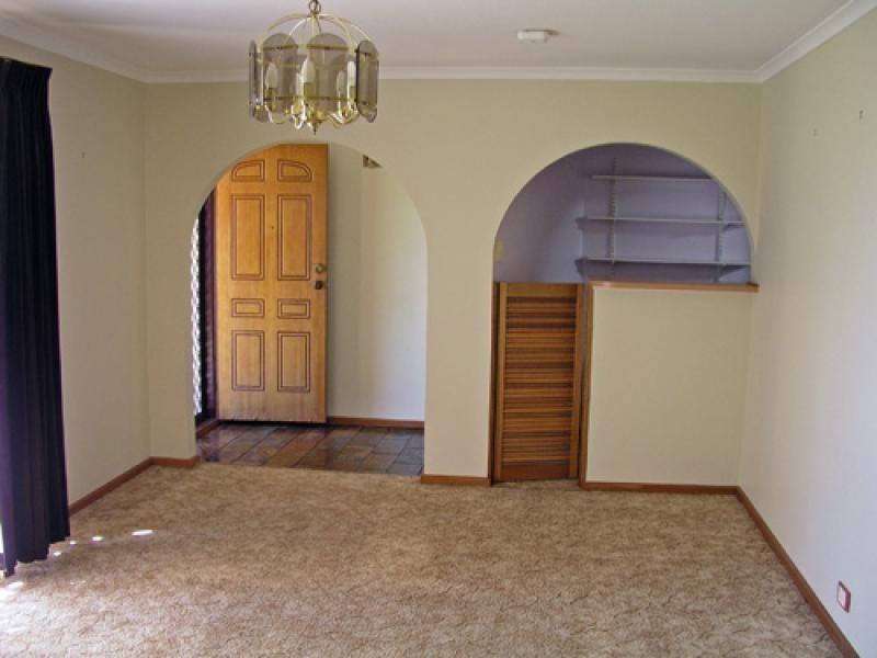 16 COOLEN CRESCENT, Burton SA 5110