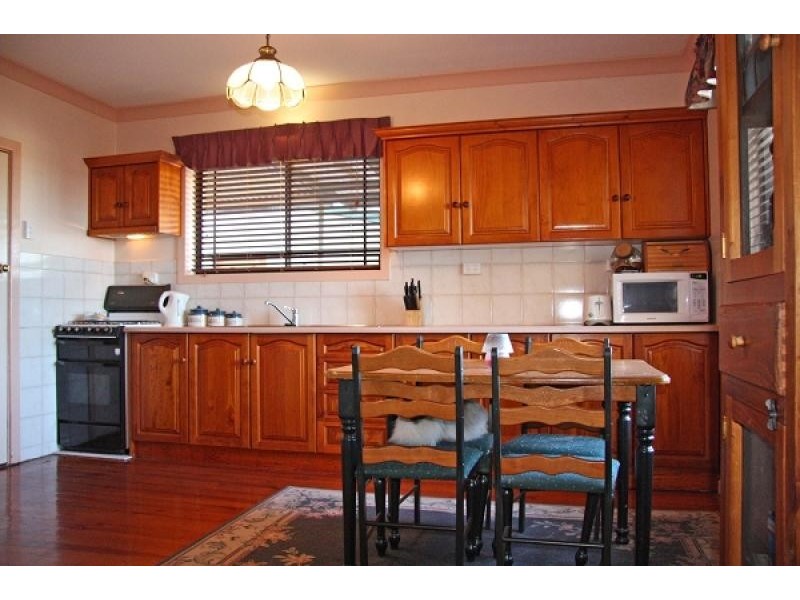 1 Gondola Grove, Para Hills SA 5096