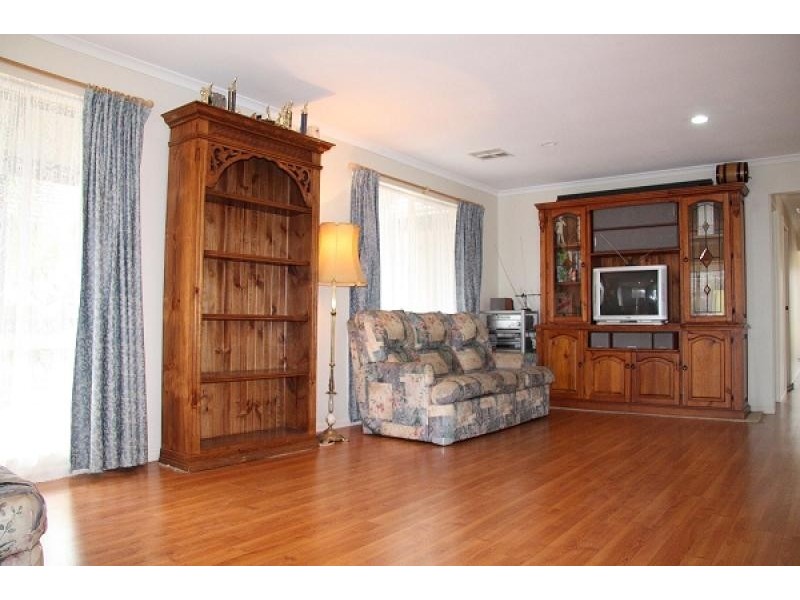 10 Hastings Avenue, Burton SA 5110